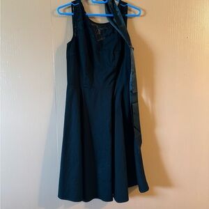 Bbonlinedress Black Sleeveless Lace Neckline Knee-Length Dress Size L Like New